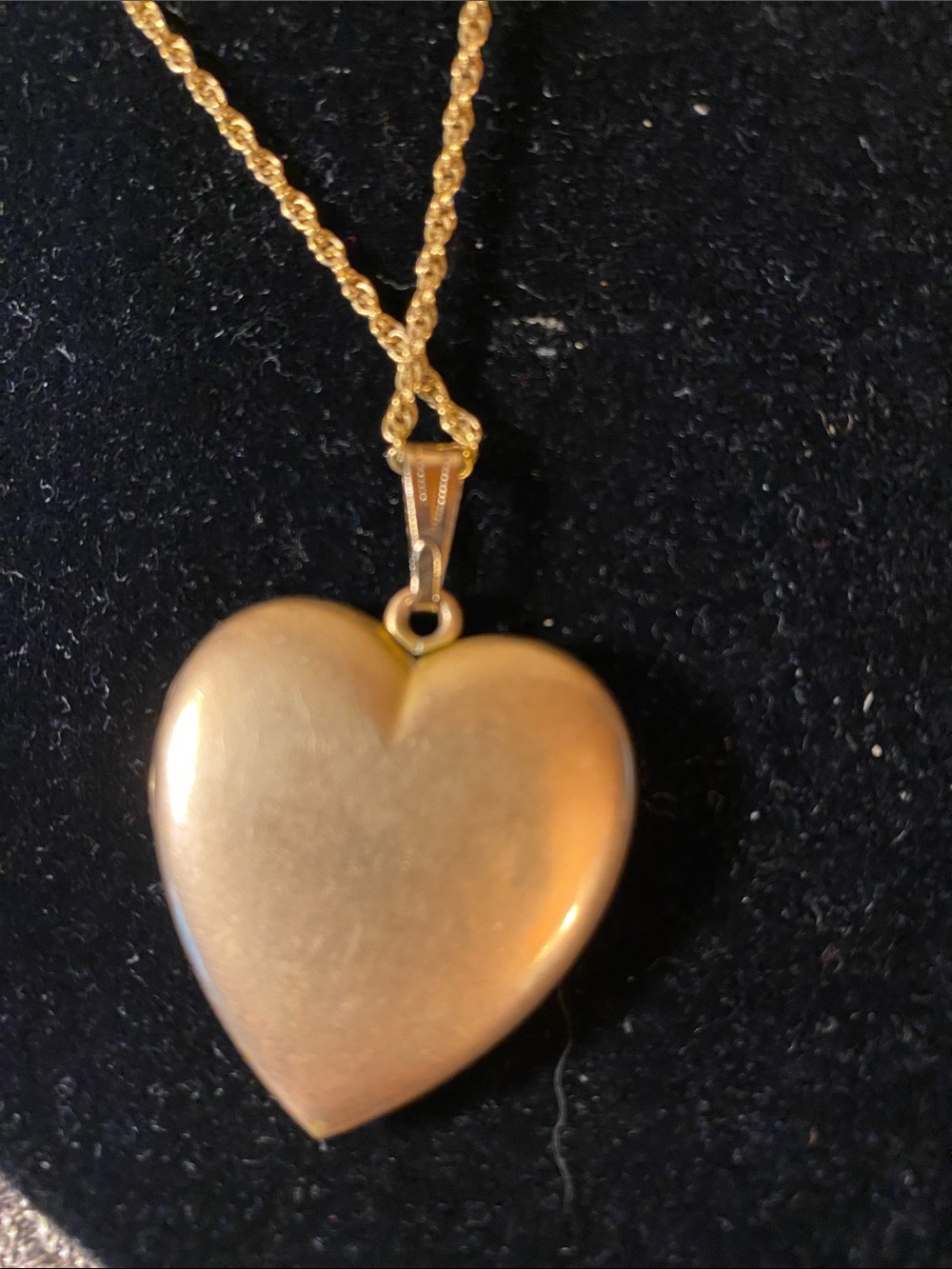Vintage Heart Locket   with Star Accents - Picture 3 of 6